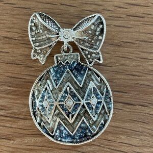 Vintage Liz Claiborne Ornament Brooch